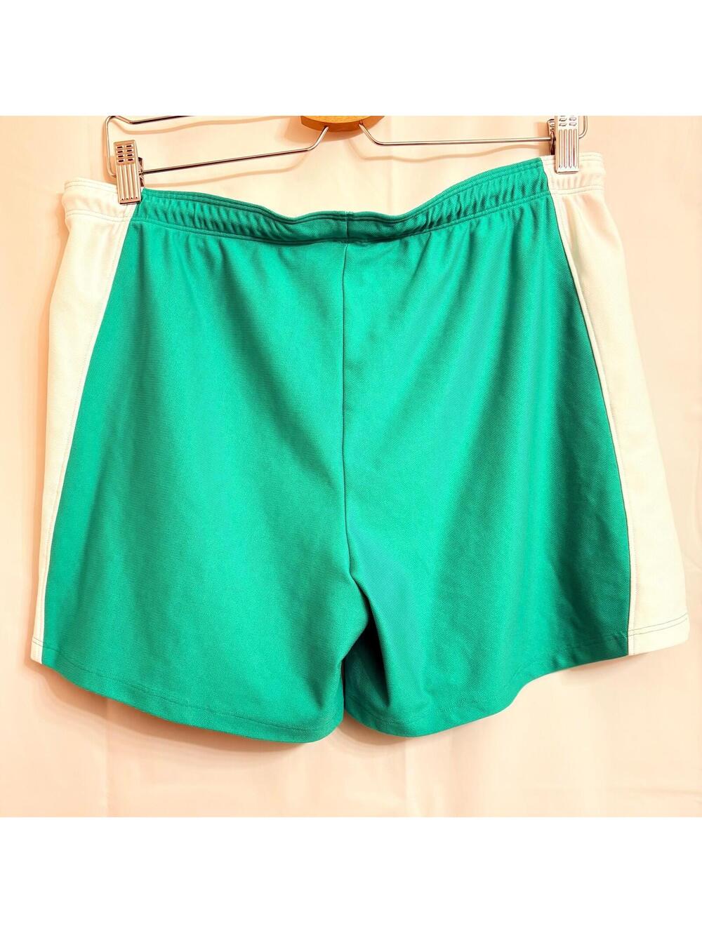 Under Armour Women's Athletic Shorts Medium M Green White Polyester 5" Inseam - Picture 2 of 4